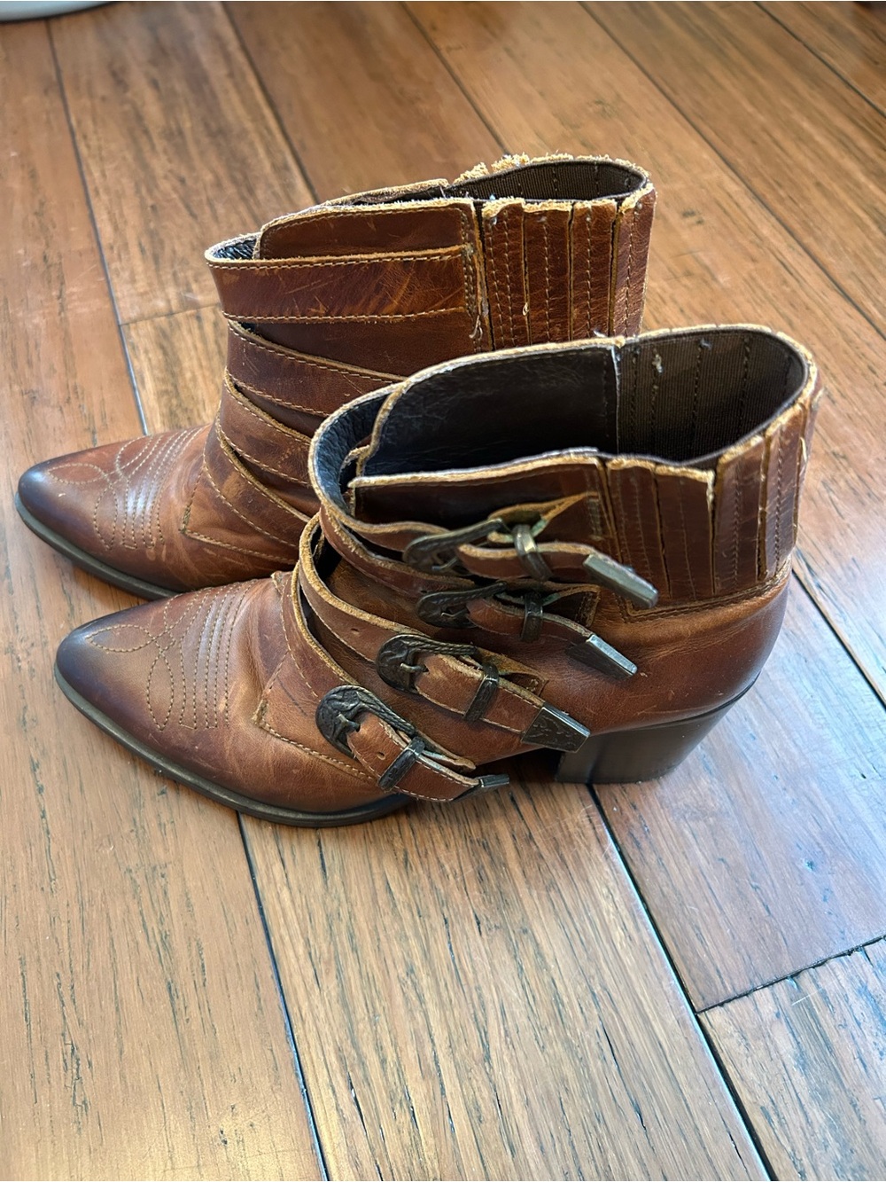 STEVE MADDEN 8.5 women’s western leather buckle boot